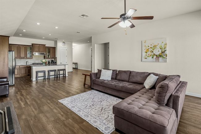 168 Gunnison Way, House other with 3 bedrooms, 2 bathrooms and 6 parking in Kyle TX | Image 6