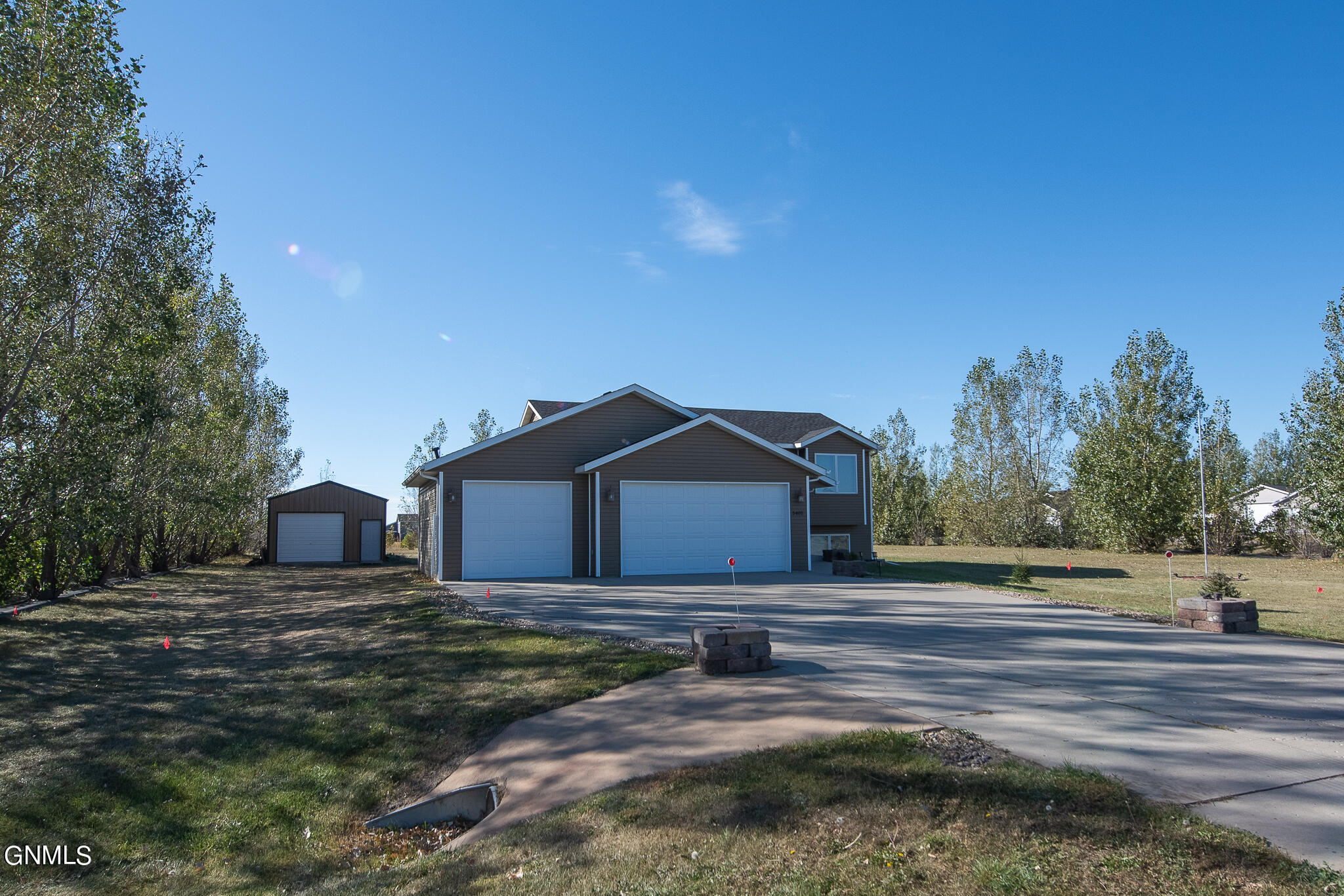 Woodrow Dr, Bismarck, ND 58504