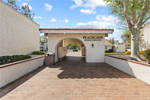 25027 Peachland Ave, Newhall, CA, 91321-2528 | Card Image