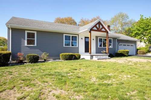 205 Eastview Ave, Somerset, MA, 02726 | Card Image