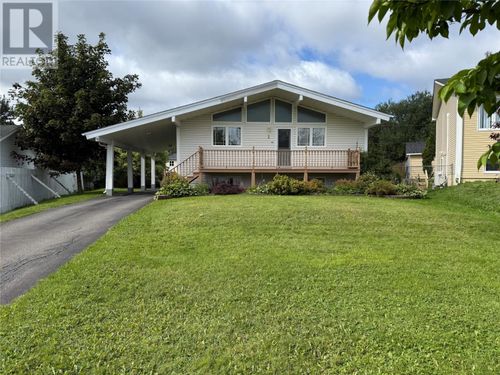 1 Smallwood Drive, House with 2 bedrooms, 2 bathrooms and null parking in Grand Falls Windsor NL | Card Image