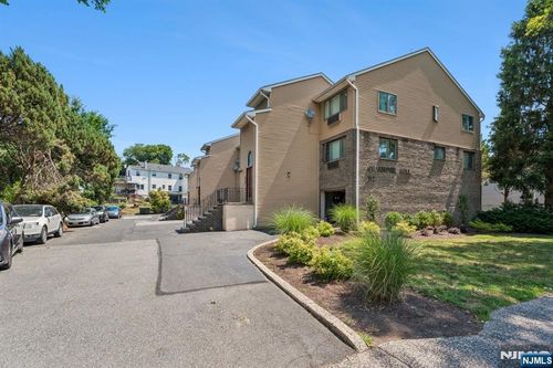 112 Mill St, Belleville, NJ, 07109-2952 | Card Image