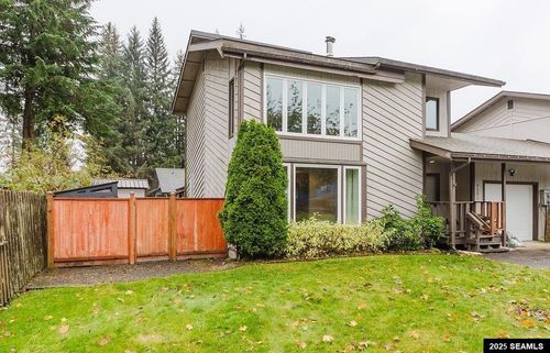 9251 Sharon St, Juneau, AK, 99801-8830 | Card Image