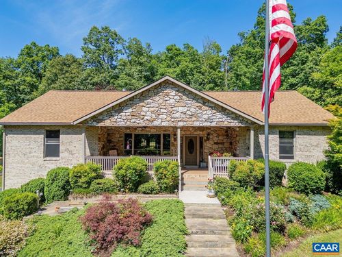 34 Look Up Ln, Waynesboro, VA, 22980 | Card Image