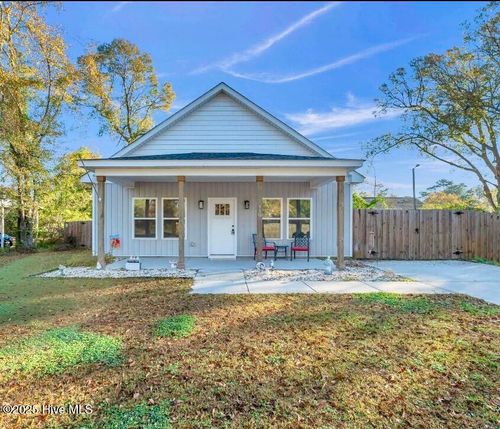 110 S Mccullen St, Burgaw, NC, 28425-4559 | Card Image