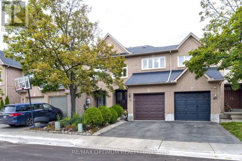 51 Goldenlight Cir, Brampton, ON, L6X4N6 | Card Image