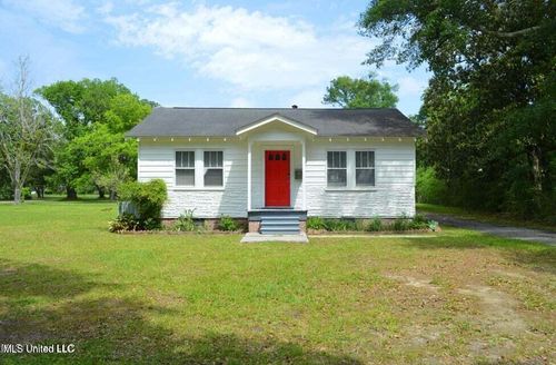 668 N Seal Ave, Long Beach, MS, 39560-4026 | Card Image