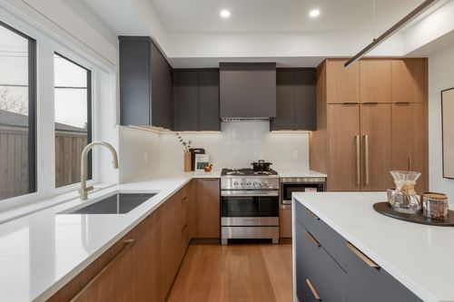 1-552 Kaslo St, Vancouver, BC, V5K3Z2 | Card Image