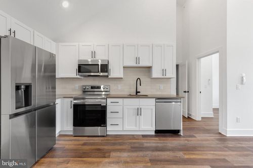 303-7037 Ridge Ave, PHILADELPHIA, PA, 19128-3248 | Card Image