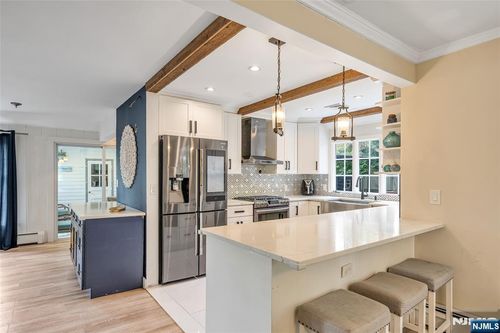 17 Holly Dr, Upper Saddle River, NJ, 07458-1521 | Card Image