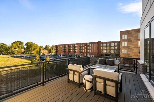 6233 Station Court Dr, Cincinnati, OH, 45224-2096 | Card Image