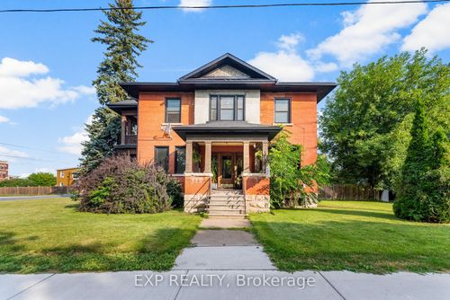 48 Hall Ave E, Renfrew, ON, K7V2S3 | Card Image