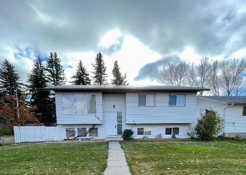 131 Wildrose Avenue W, Brooks, AB, T1R0A7 | Card Image