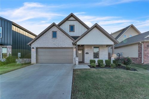 1702 W Broadway Pl, Rogers, AR, 72758-7013 | Card Image