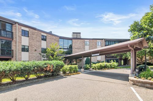 apt-230-2670 Oxford St N, Roseville, MN, 55113-2058 | Card Image