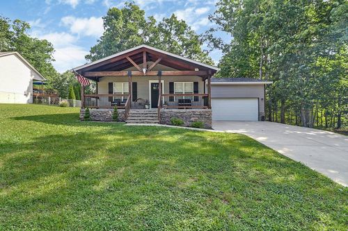 1004 Tia Ln, Crossville, TN, 38572-6204 | Card Image