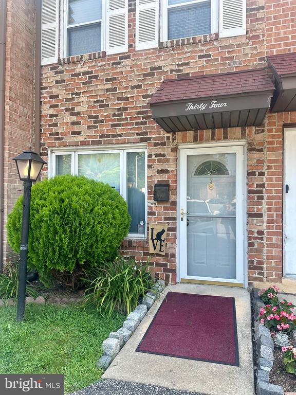 Park Vallei Ln, Brookhaven, PA 19015