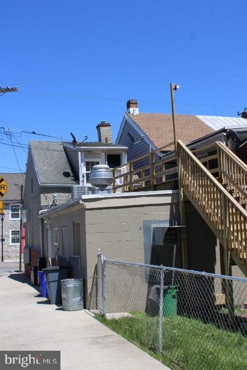 2nd-fl-156 N Newberry St, YORK, PA, 17401-2970 | Card Image