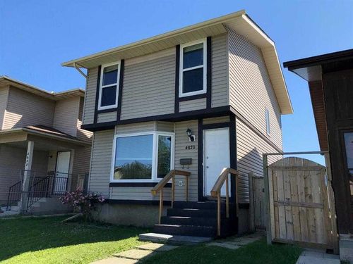4820 60 St Ne, Calgary, AB, T1Y5E9 | Card Image