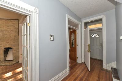 870 Queens Ave, Home with 6 bedrooms, 4 bathrooms and 3 parking in London ON | Image 3