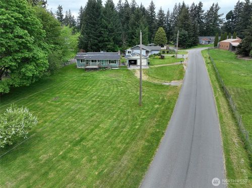 15807 Lawrence Pl Se, Yelm, WA, 98597-9103 | Card Image