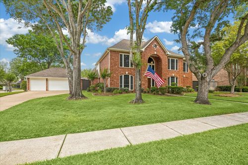 831 Live Oak Ln, Seabrook, TX, 77586-4404 | Card Image