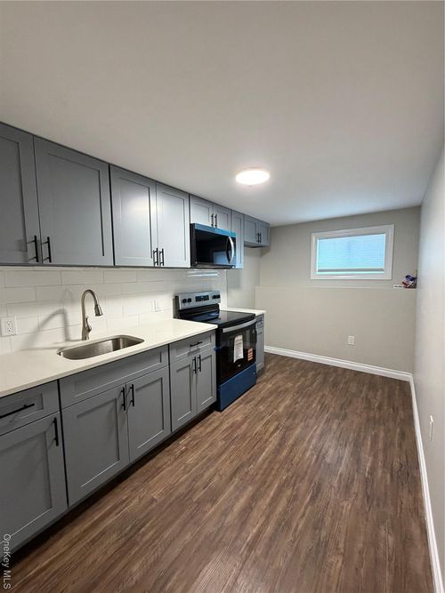 5 Dewey Rd, Commack, NY, 11725-5312 | Card Image