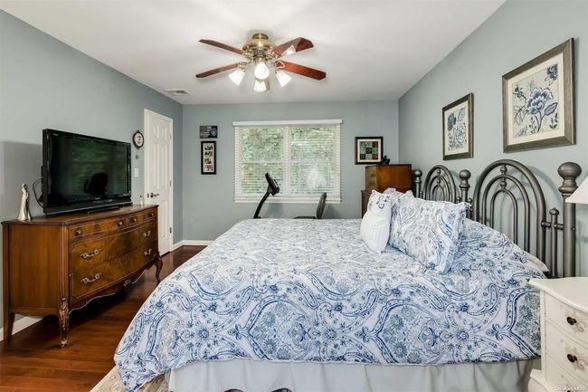 136 Mccarthy Ln, House other with 3 bedrooms, 2 bathrooms and null parking in Great River NY | Image 17