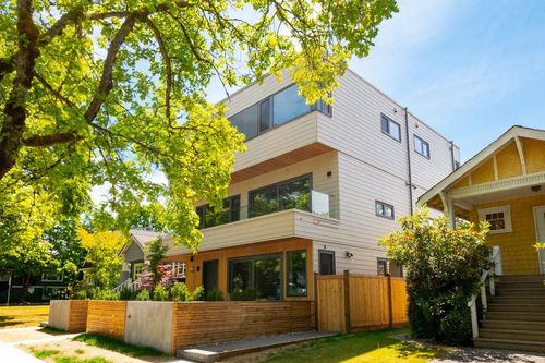 3-3120 W 11th Ave, Vancouver, BC, V6K2M7 | Card Image