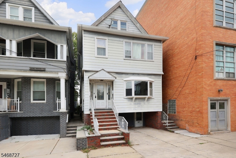 Residential Lease in Bayonne City 3