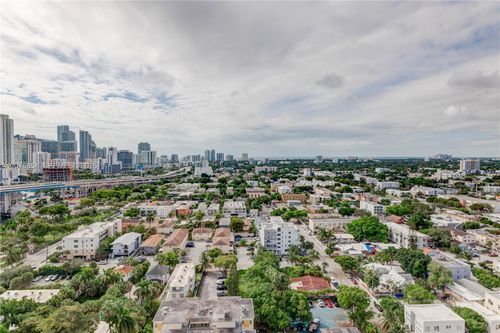 phii08-10 S River Drive, Miami, FL, 33130 | Card Image