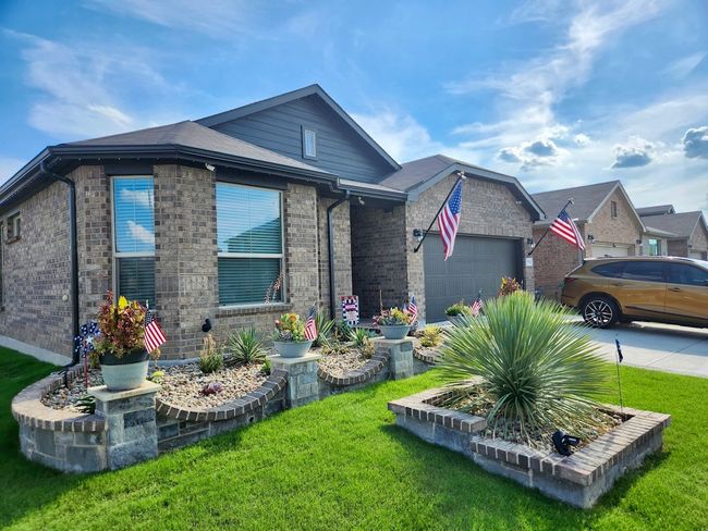 736 Wilmott Ter, House other with 4 bedrooms, 2 bathrooms and null parking in Justin TX | Image 4