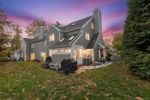 132-132 Country Pl, Shelton, CT, 06484-3876 | Card Image