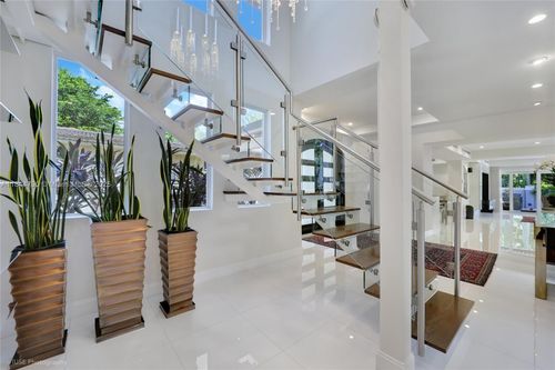 5320 Sunset Dr, Miami, FL, 33143-5825 | Card Image