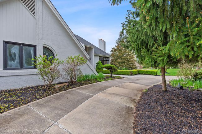 5215 Deer Run Cir, House other with 5 bedrooms, 7 bathrooms and null parking in Orchard Lake MI | Image 67