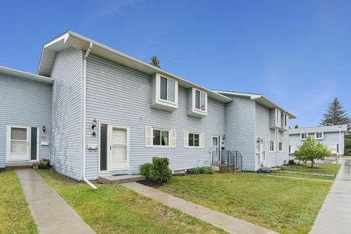 109-4810 40 Ave Sw, Calgary, AB, T3E1E5 | Card Image
