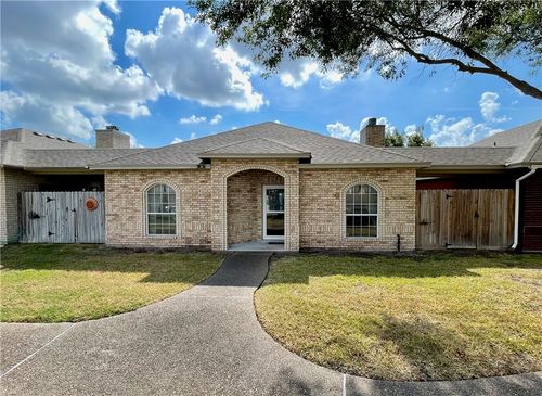 v3-7205 Mansions Dr, Corpus Christi, TX, 78414-3770 | Card Image
