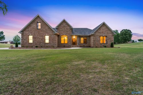 132 Taylor Road, Hartselle, AL, 35640 | Card Image