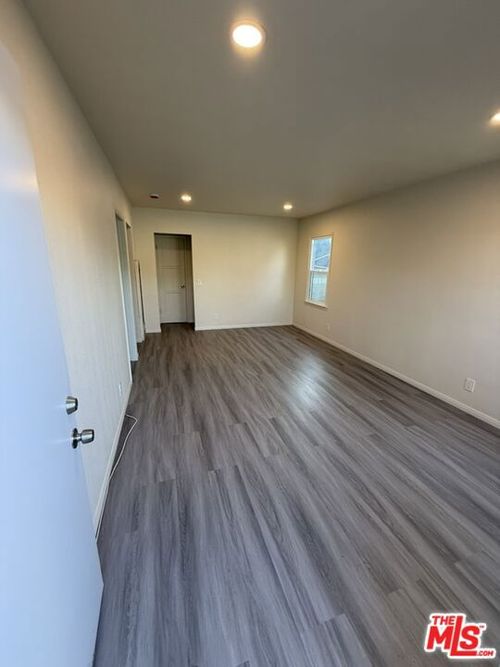 apt-e-5242 Mccallum Ave, South Gate, CA, 90280-5361 | Card Image