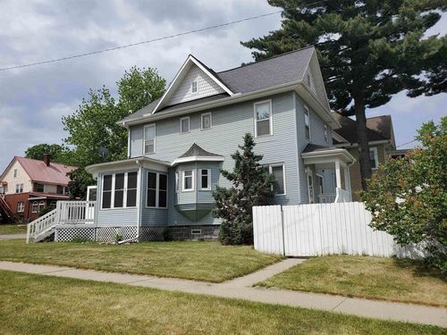 401 W Conant St, Portage, WI, 53901-2022 | Card Image