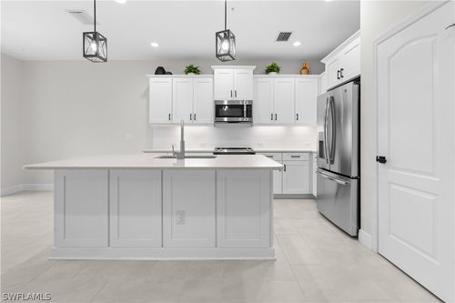1907-6947 Avalon Circle, NAPLES, FL, 34112 | Card Image