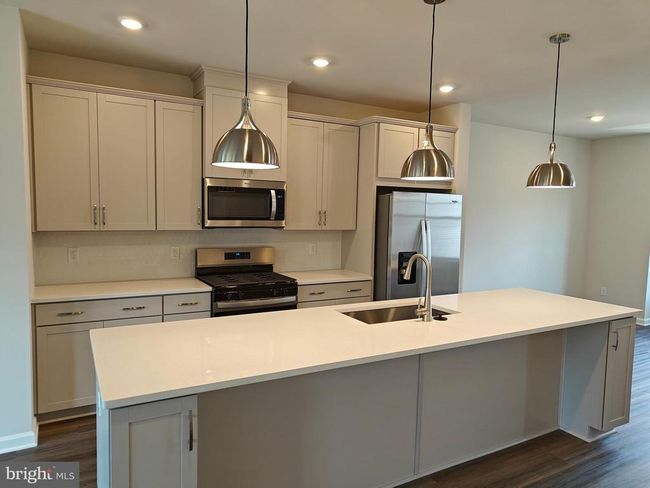 9409 Barnes Loop, Townhouse with 3 bedrooms, 4 bathrooms and null parking in MANASSAS VA | Image 4