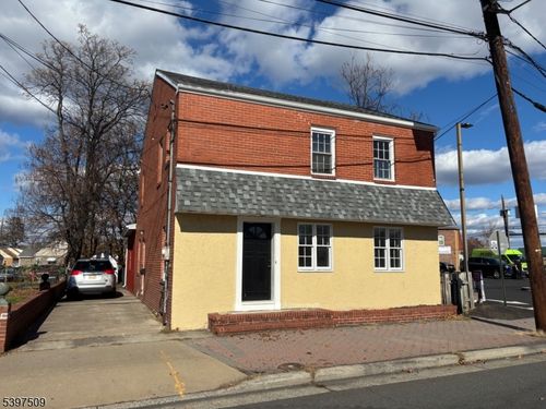 10 Brooks Blvd, Manville, NJ, 08835-1323 | Card Image