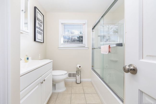 142 Cedar St, House other with 3 bedrooms, 2 bathrooms and null parking in Wethersfield CT | Image 16