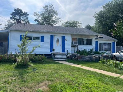 178 Twin Lawns Avenue, House other with 4 bedrooms, 2 bathrooms and null parking in Brentwood NY | Image 1