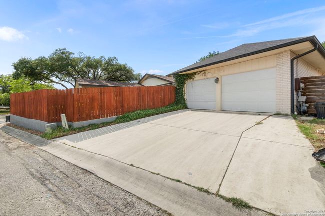 6210 Meadow Grv, House other with 3 bedrooms, 2 bathrooms and null parking in Windcrest TX | Image 28