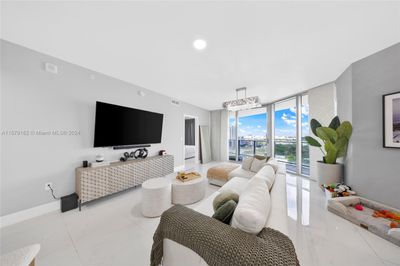 1801 - 488 Ne 18th St, Condo with 2 bedrooms, 2 bathrooms and null parking in Miami FL | Image 2