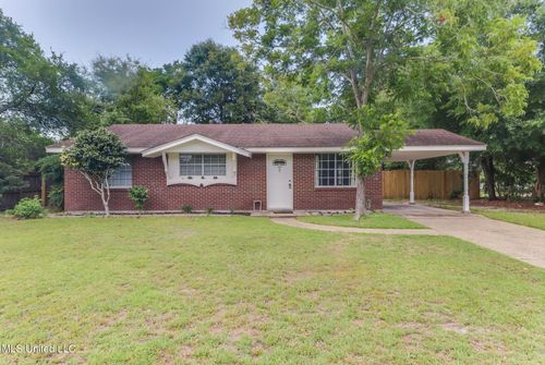 2610 Demaret Dr, Gulfport, MS, 39507-2830 | Card Image
