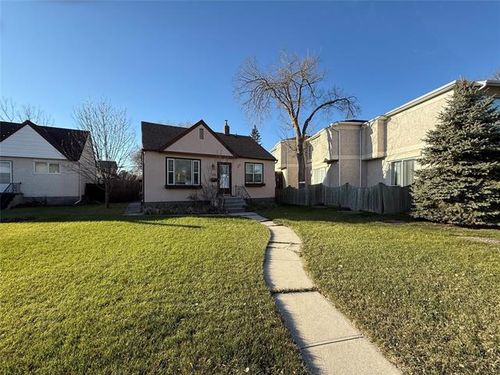 {{alt}} | Card Image