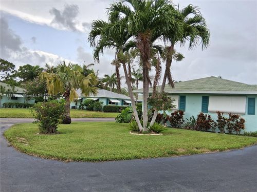 635 Hummingbird Ln, Delray Beach, FL, 33445-1847 | Card Image